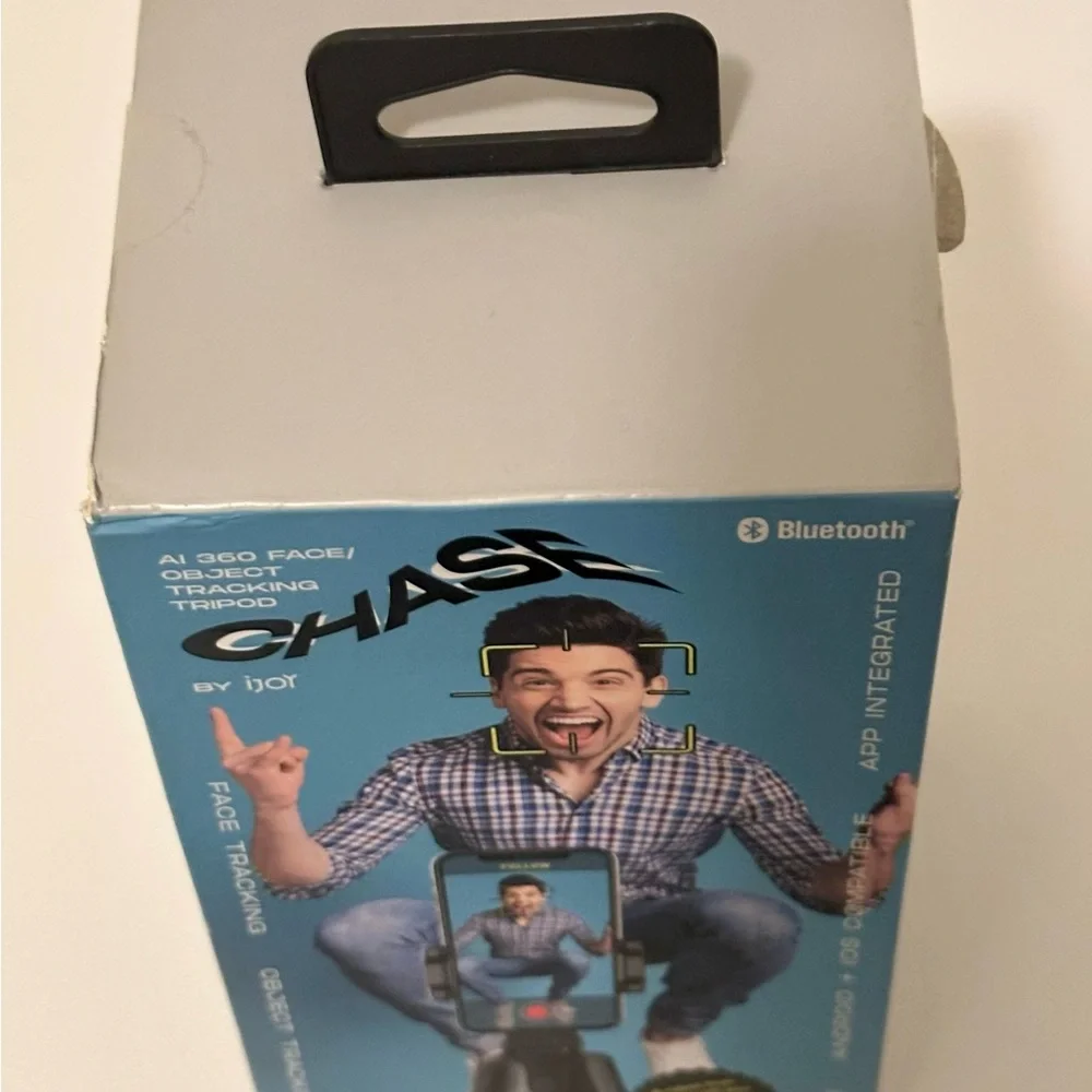iJoy Chase 360 Face Object Tracking Tripod Mount, Smartphone Vlogging, in Box